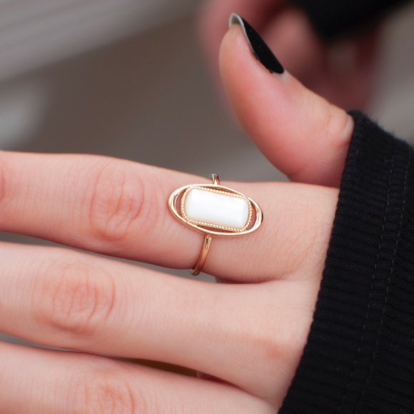 Oval Sea Shell Gold Statement Ring - Picture 1 of 14